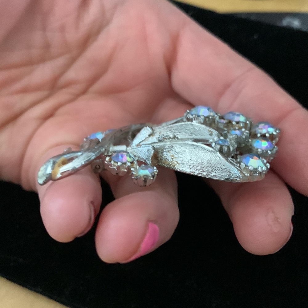 Vintage Coro brooch - Picture 3 of 8